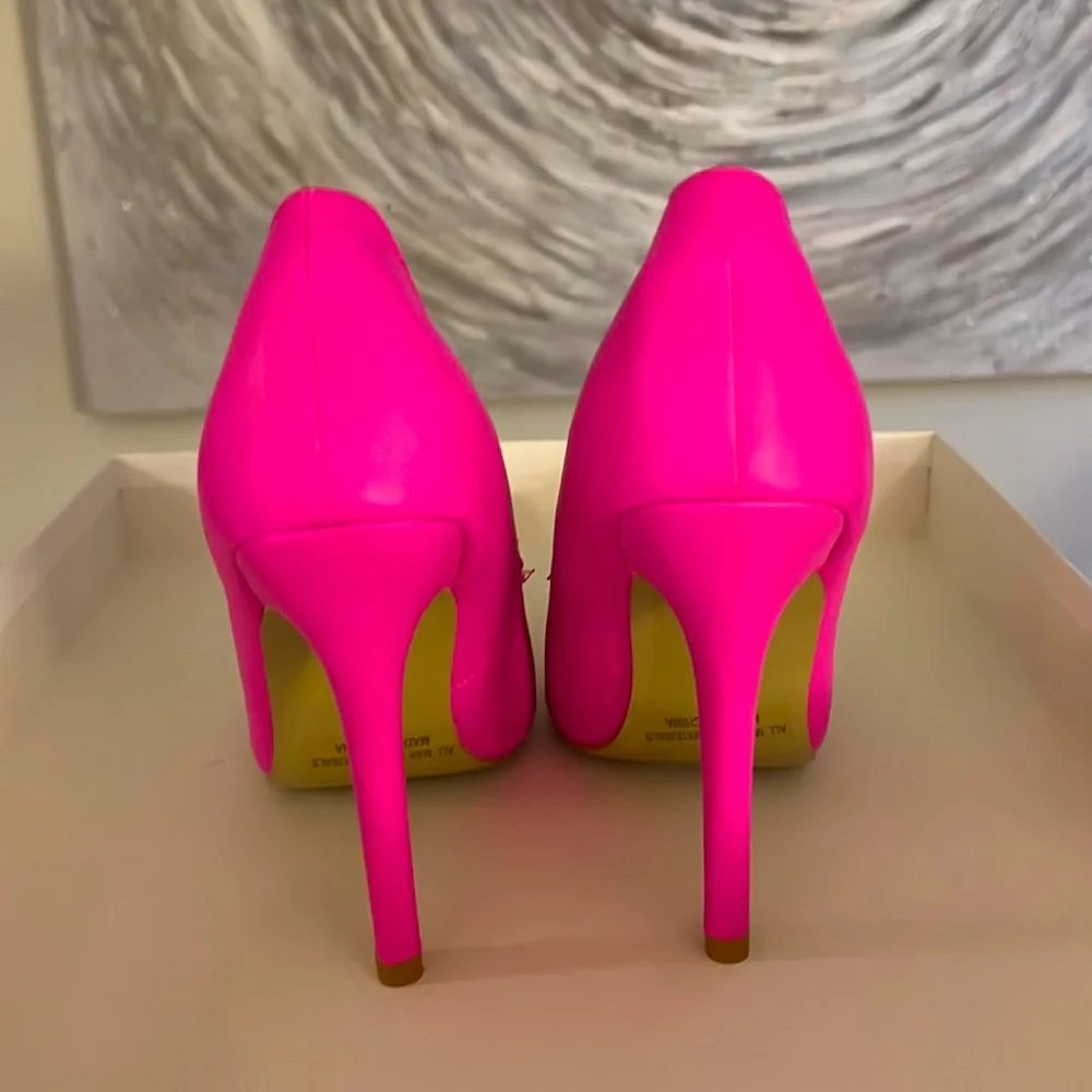 Neon Hot Machi pink heels! ππ size 8ππ Barbie Core! - Picture 3 of 13